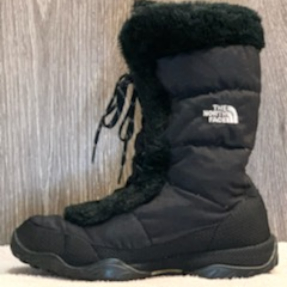 Women's Northface snow boots Size 9